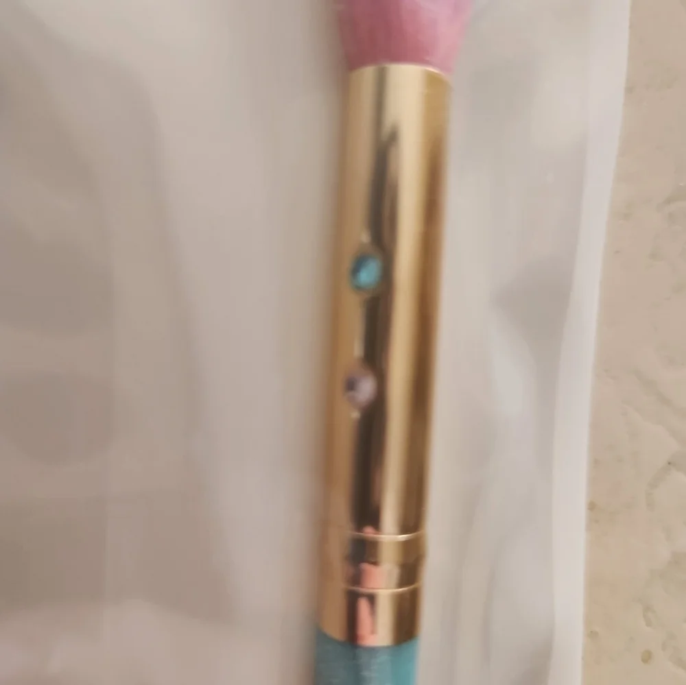 Slmissglam Rainbow eye brush NIP